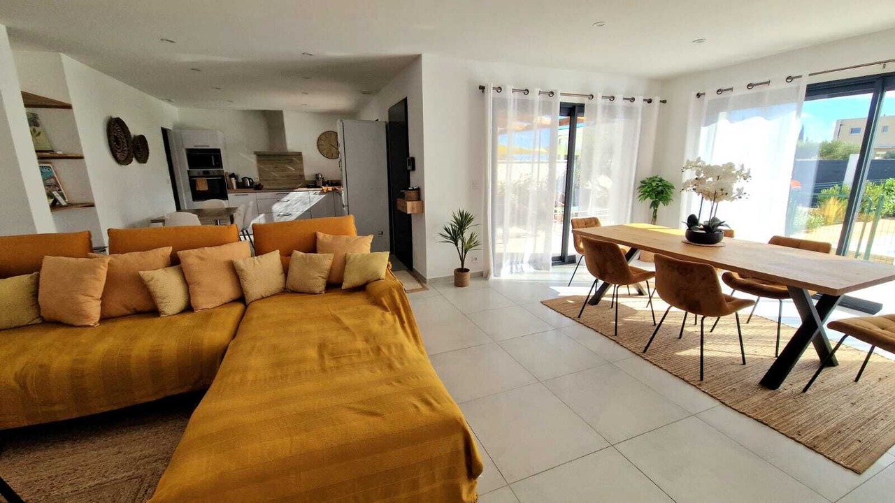 Photo of Livingroom in Roches Grises
