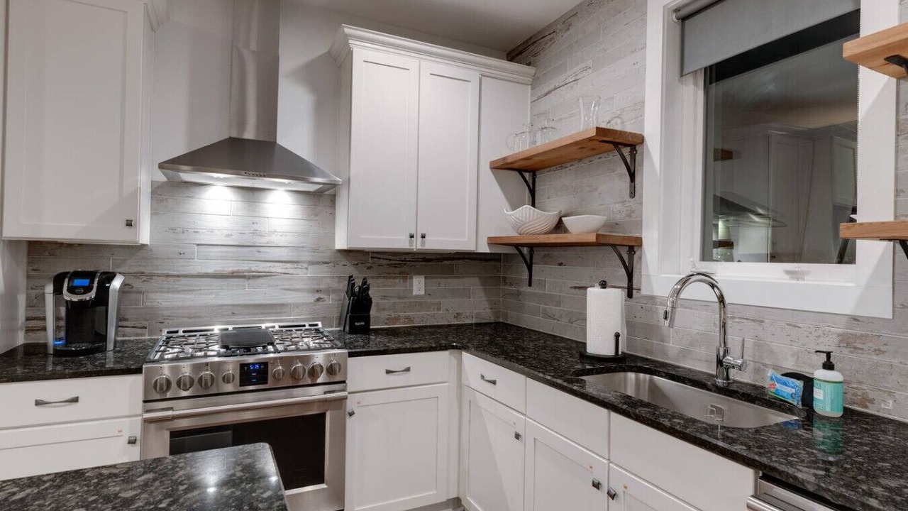 Photo of Kitchen in Eighth Avenue