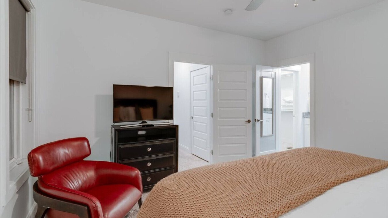 Photo of Bedroom in Eighth Avenue