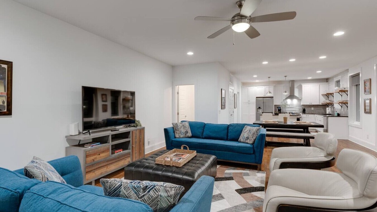 Photo of Livingroom in Eighth Avenue
