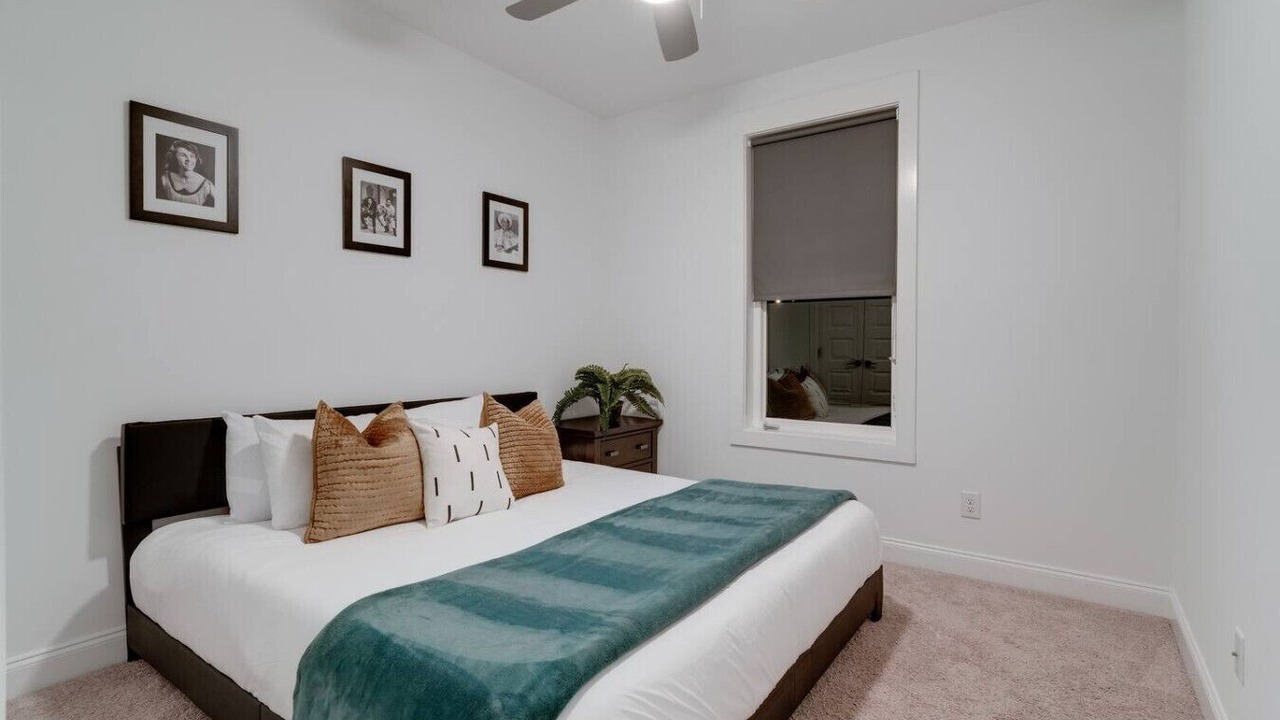 Photo of Bedroom in Eighth Avenue