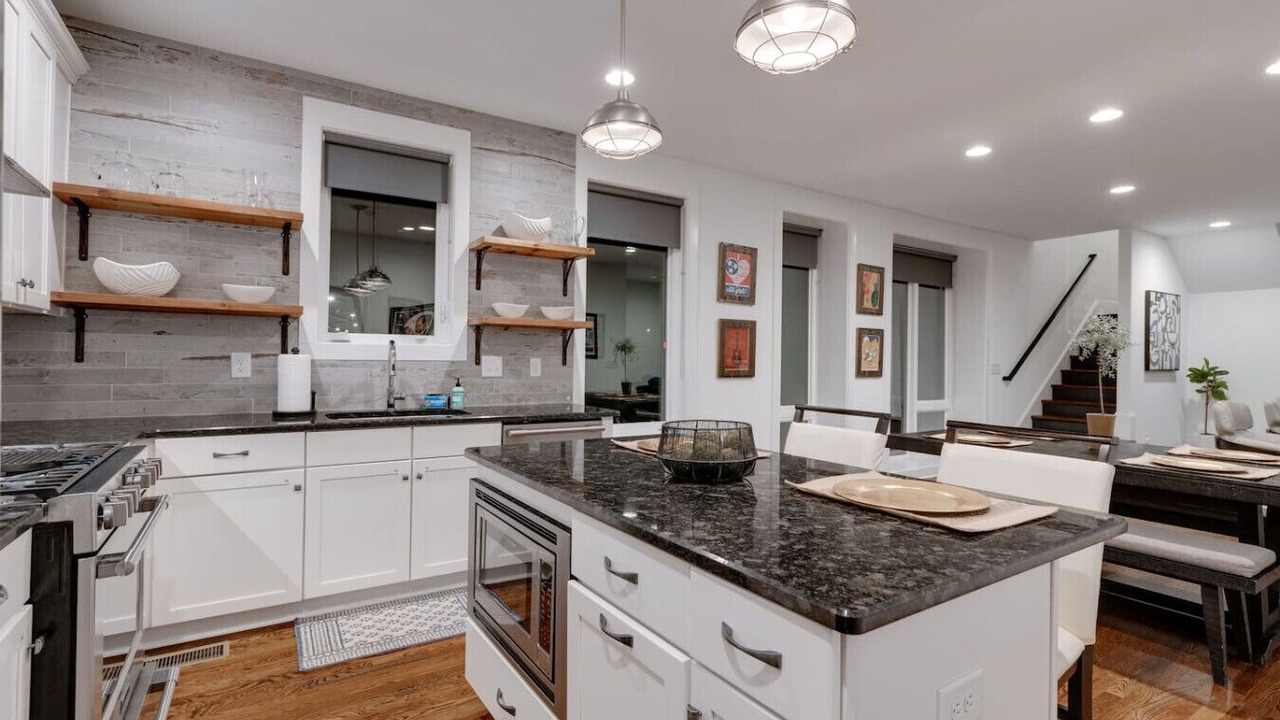 Photo of Kitchen in Eighth Avenue