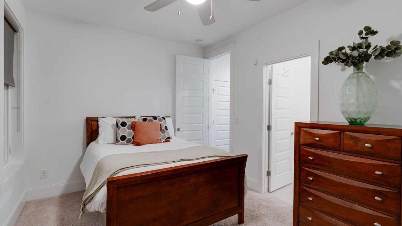 Photo of Bedroom in Eighth Avenue