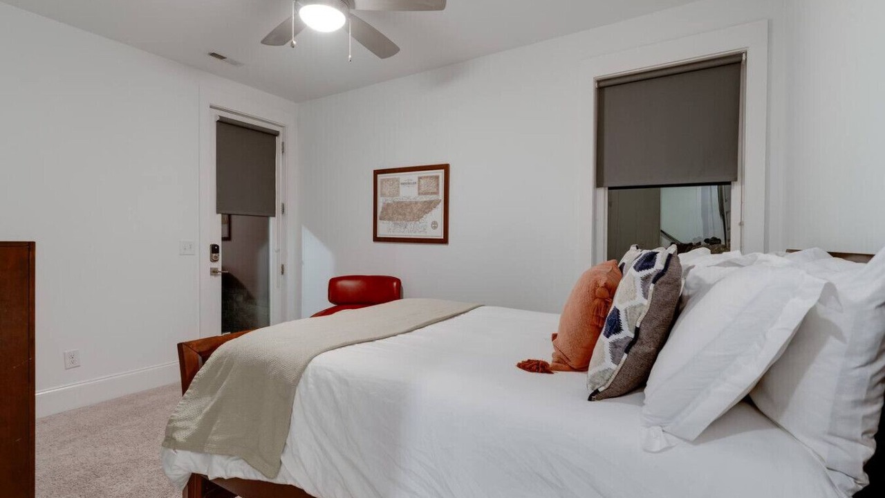 Photo of Bedroom in Eighth Avenue