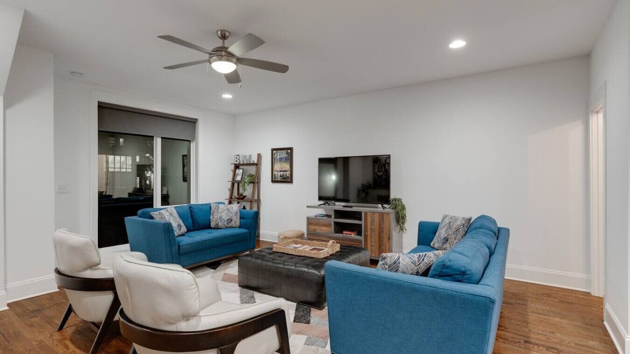 Photo of Livingroom in Eighth Avenue