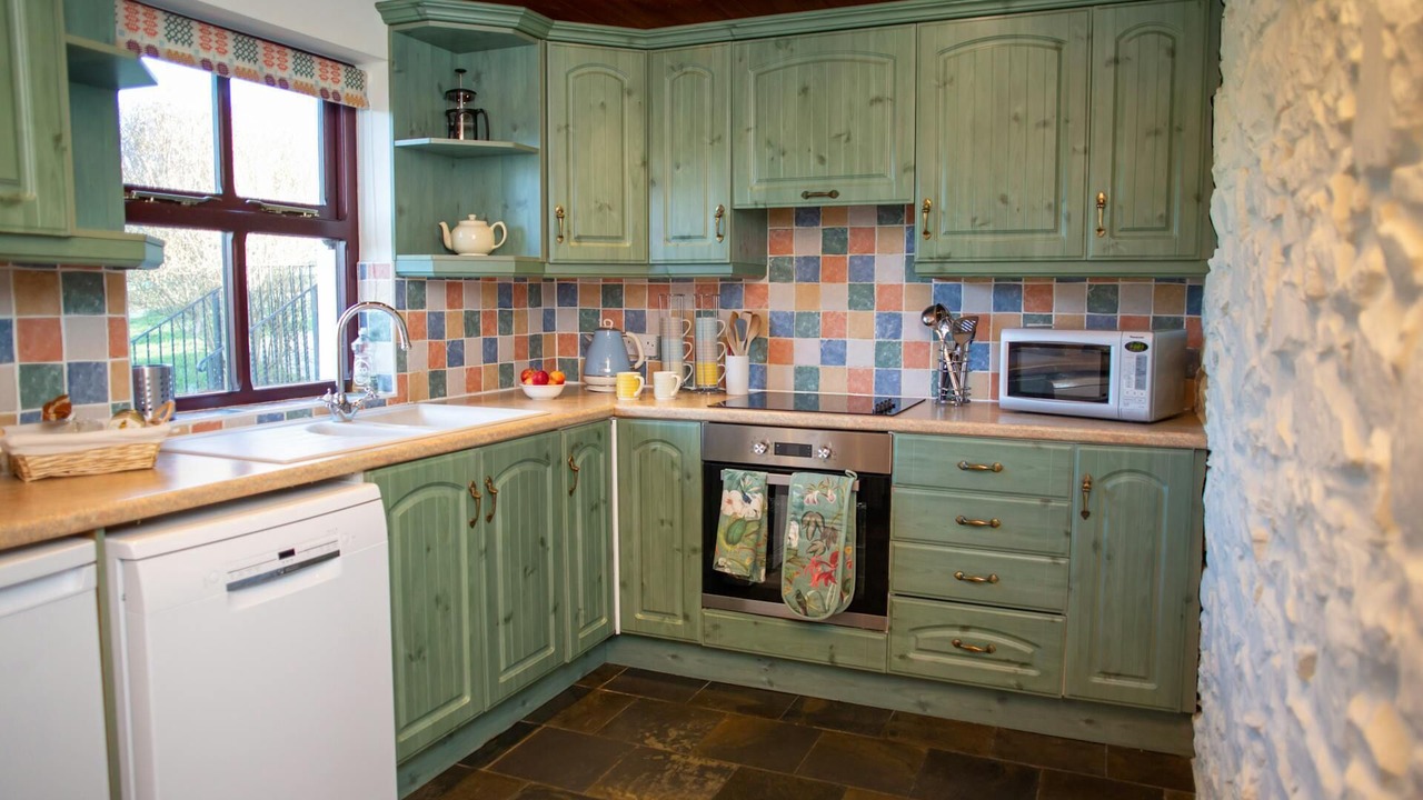 Photo of Kitchen in Llanllwchaiarn