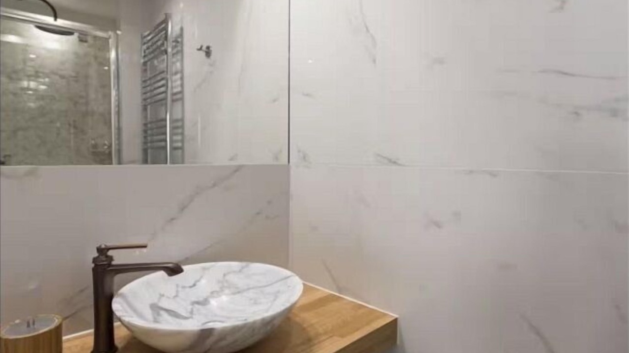 Photo of Bathroom in Arts-et-Metiers