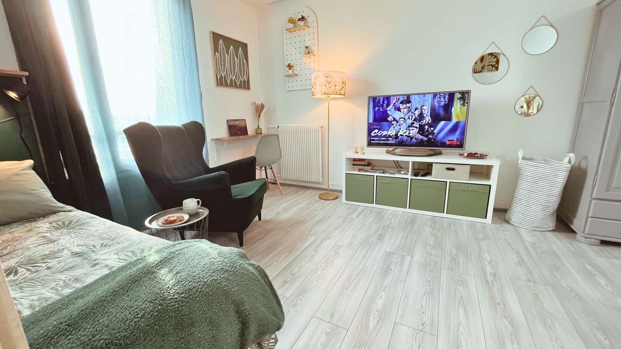 Photo of Bedroom in Margny-les-Compiegne