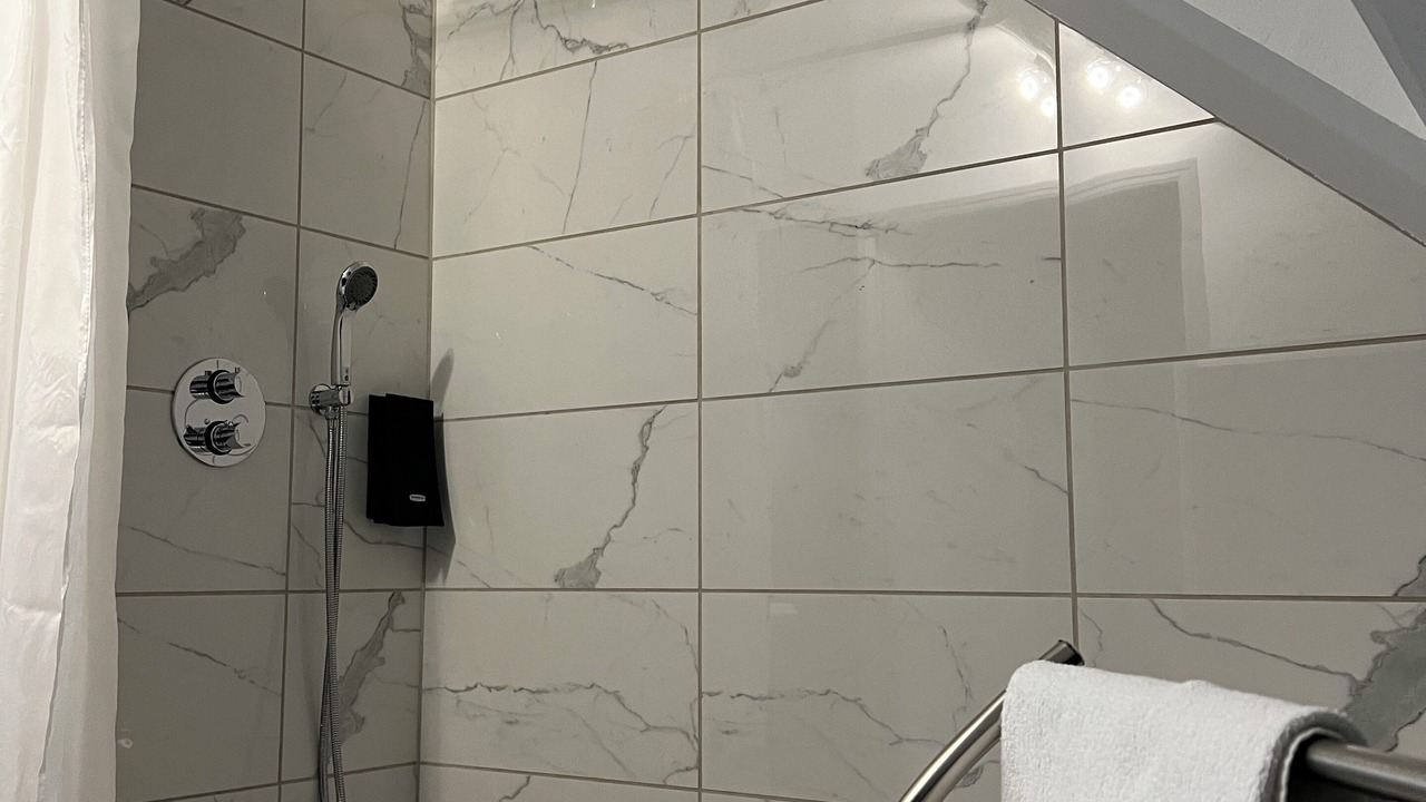 Photo of Bathroom in Montmarault