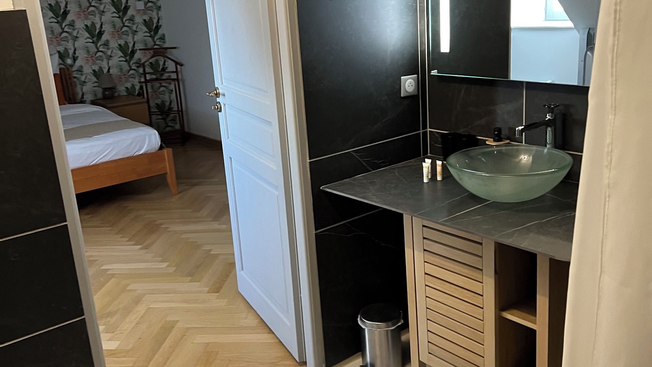 Photo of Bathroom in Montmarault