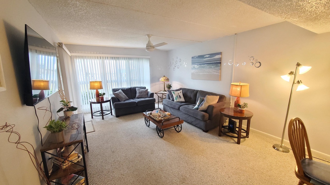 Photo of Livingroom in Crescent Beach