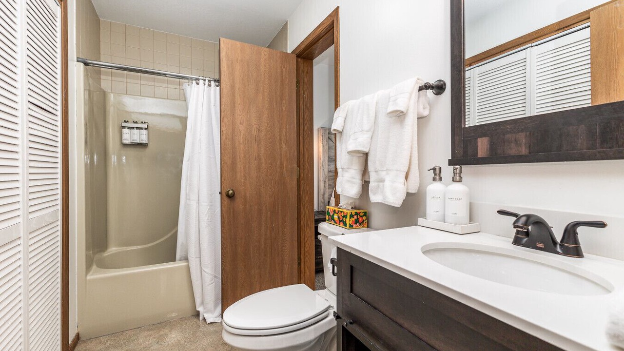 Photo of Bathroom in The Galena Territory
