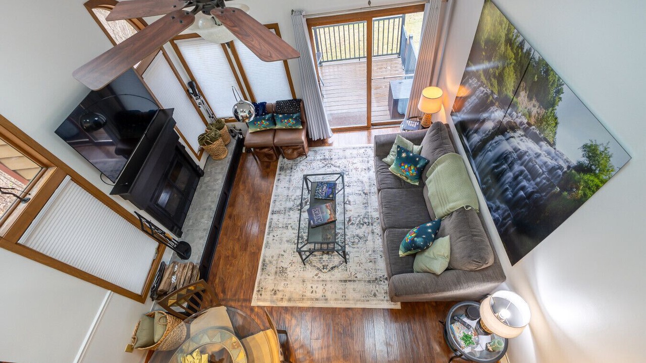 Photo of Livingroom in The Galena Territory