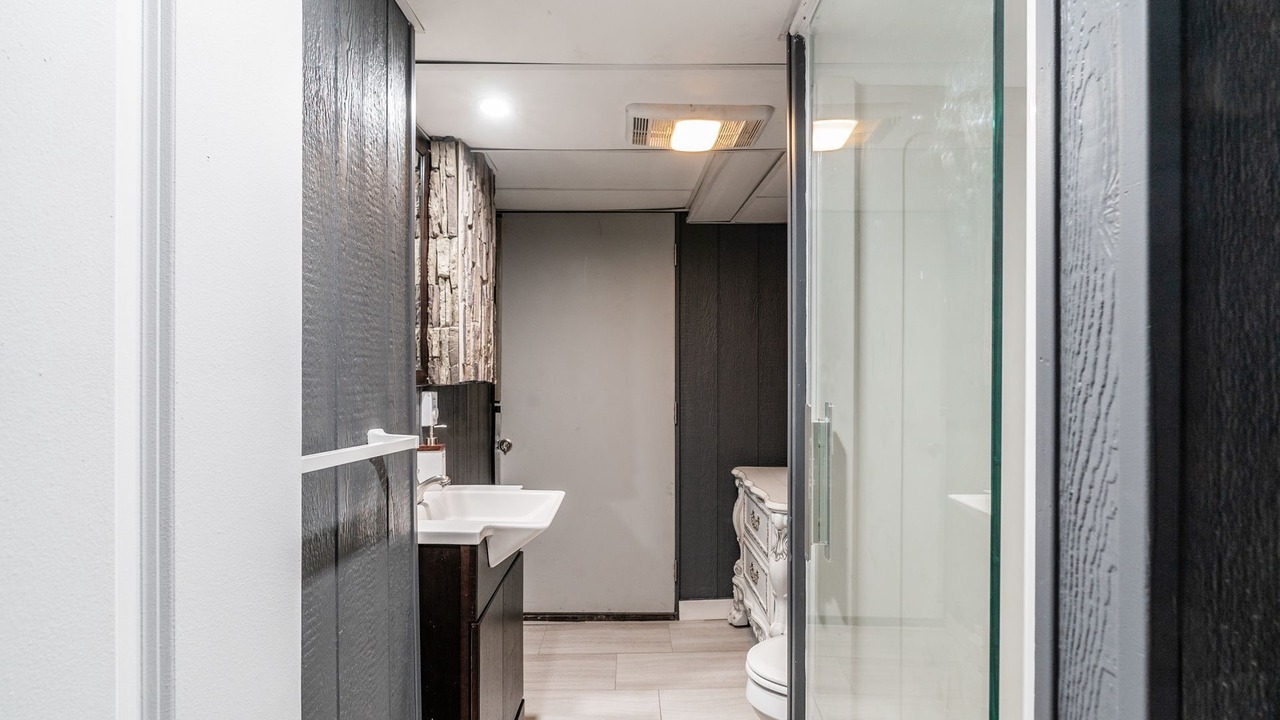 Photo of Bathroom in Old North Columbus