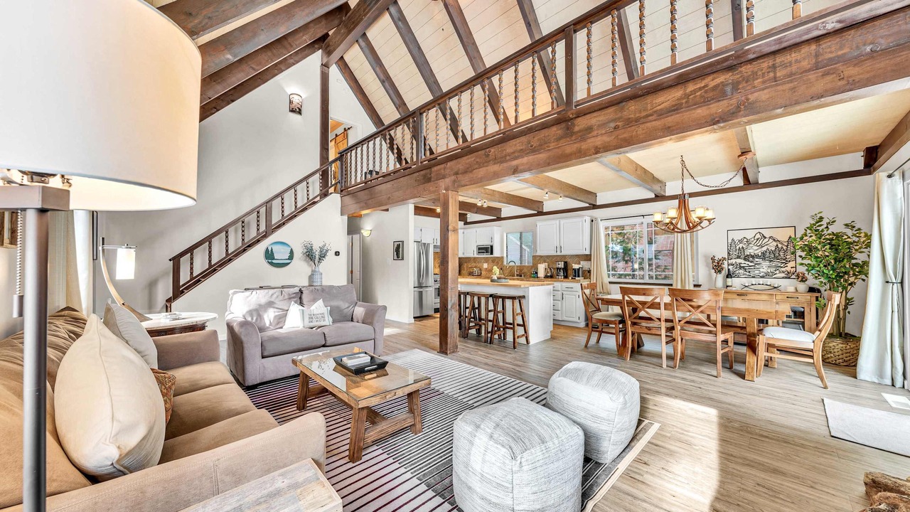 Photo of Livingroom in Tahoe Pines