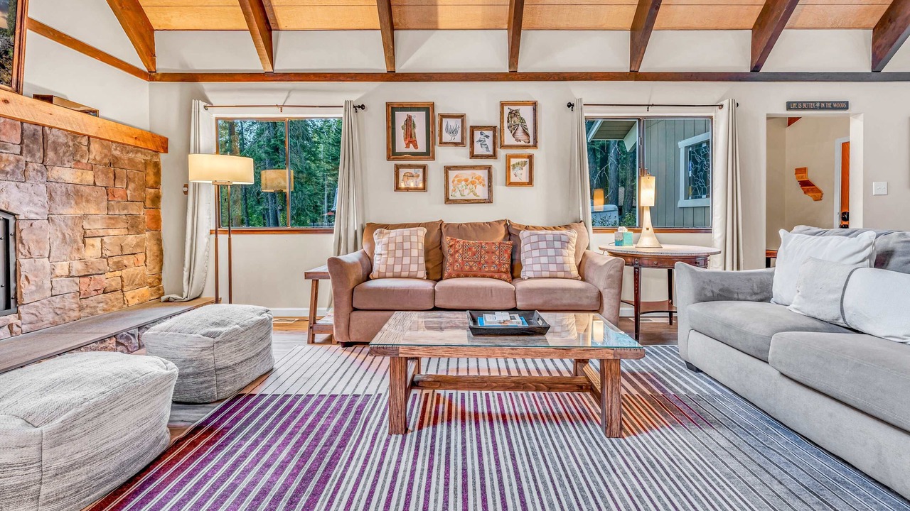 Photo of Livingroom in Tahoe Pines