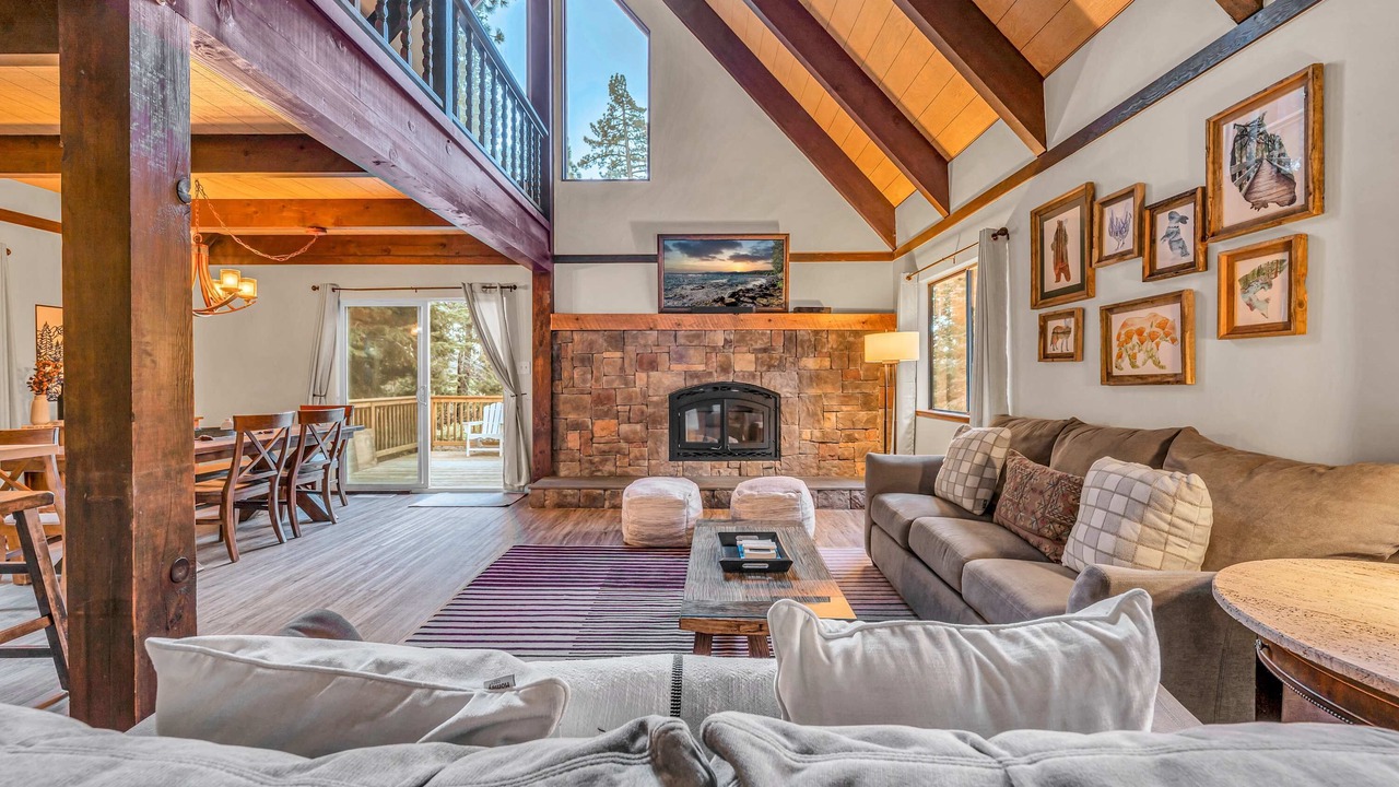 Photo of Livingroom in Tahoe Pines
