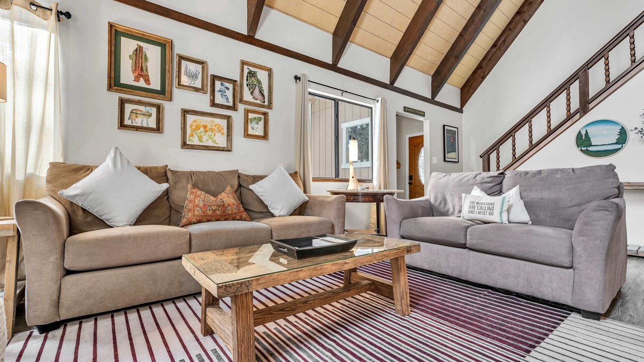 Photo of Livingroom in Tahoe Pines