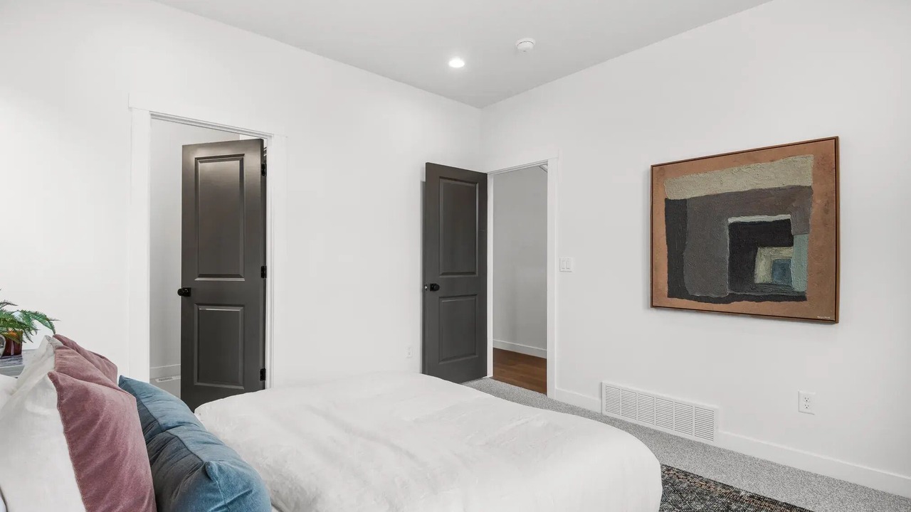 Photo of Bedroom in Mountain Green