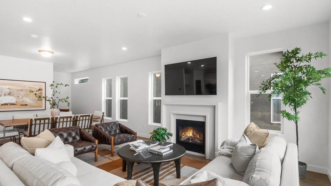 Photo of Livingroom in Mountain Green