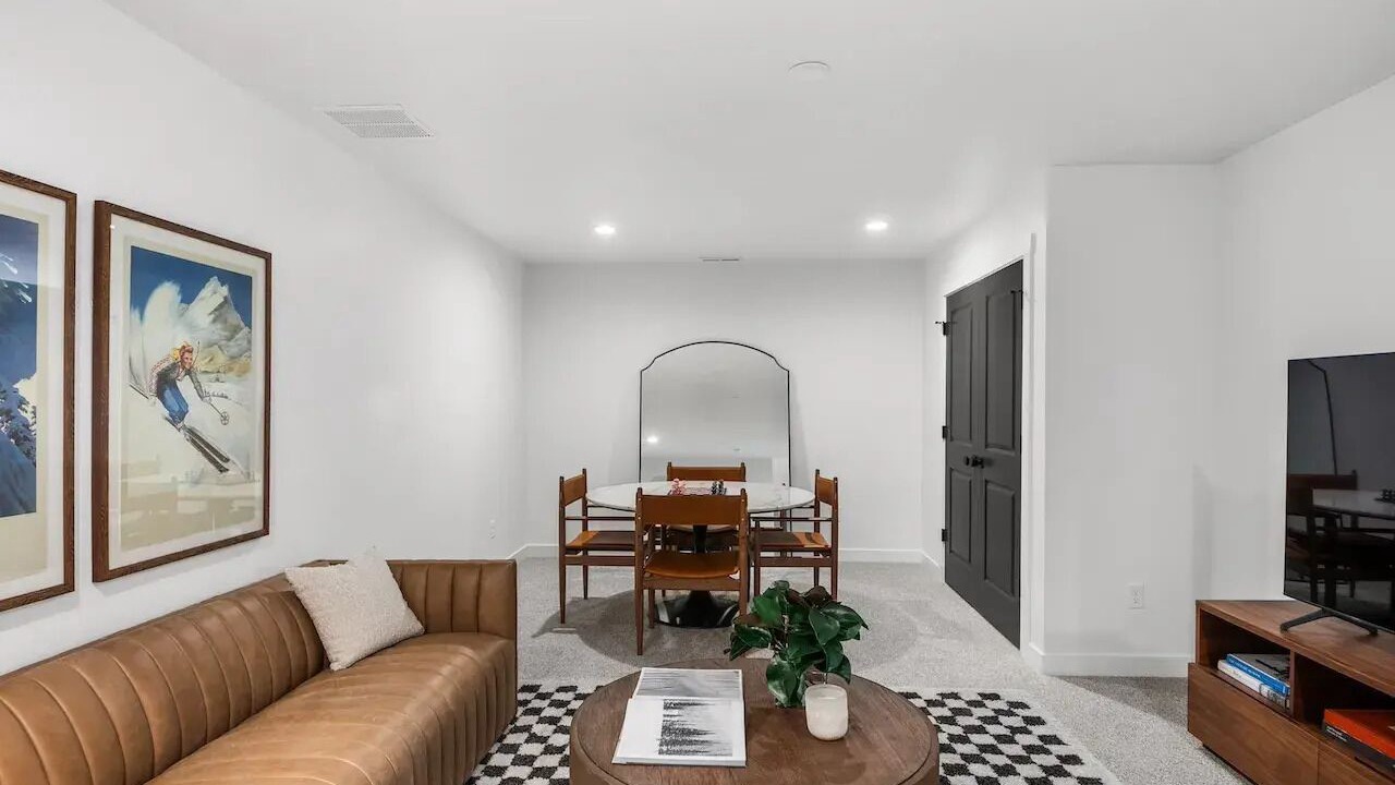 Photo of Livingroom in Mountain Green