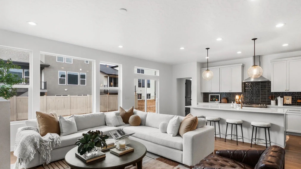 Photo of Livingroom in Mountain Green