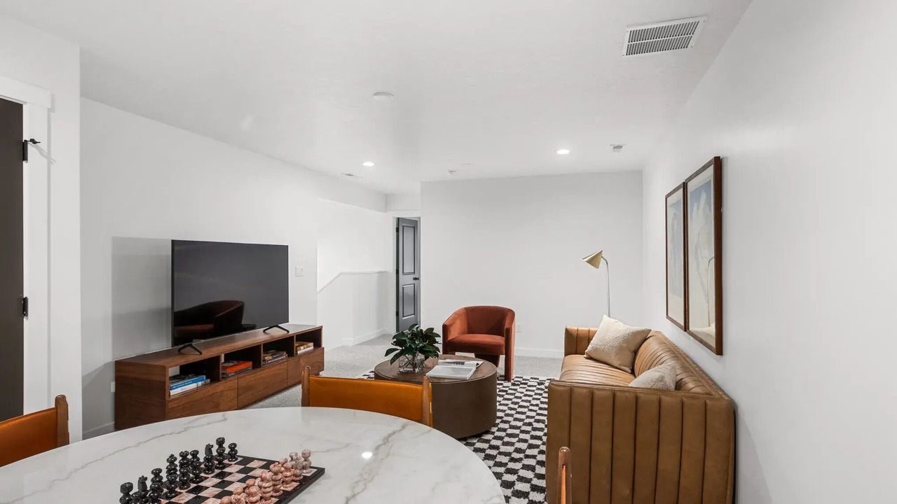 Photo of Livingroom in Mountain Green