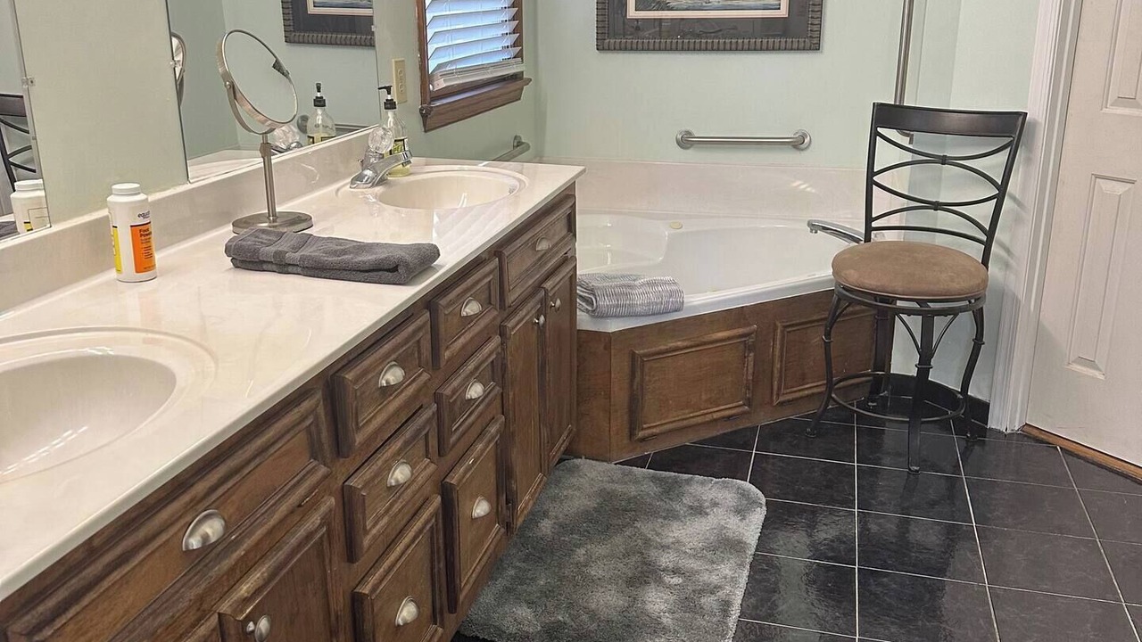Photo of Bathroom in Lake Murray of Richland