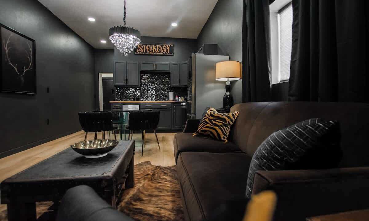 Photo of Livingroom in South Broadway