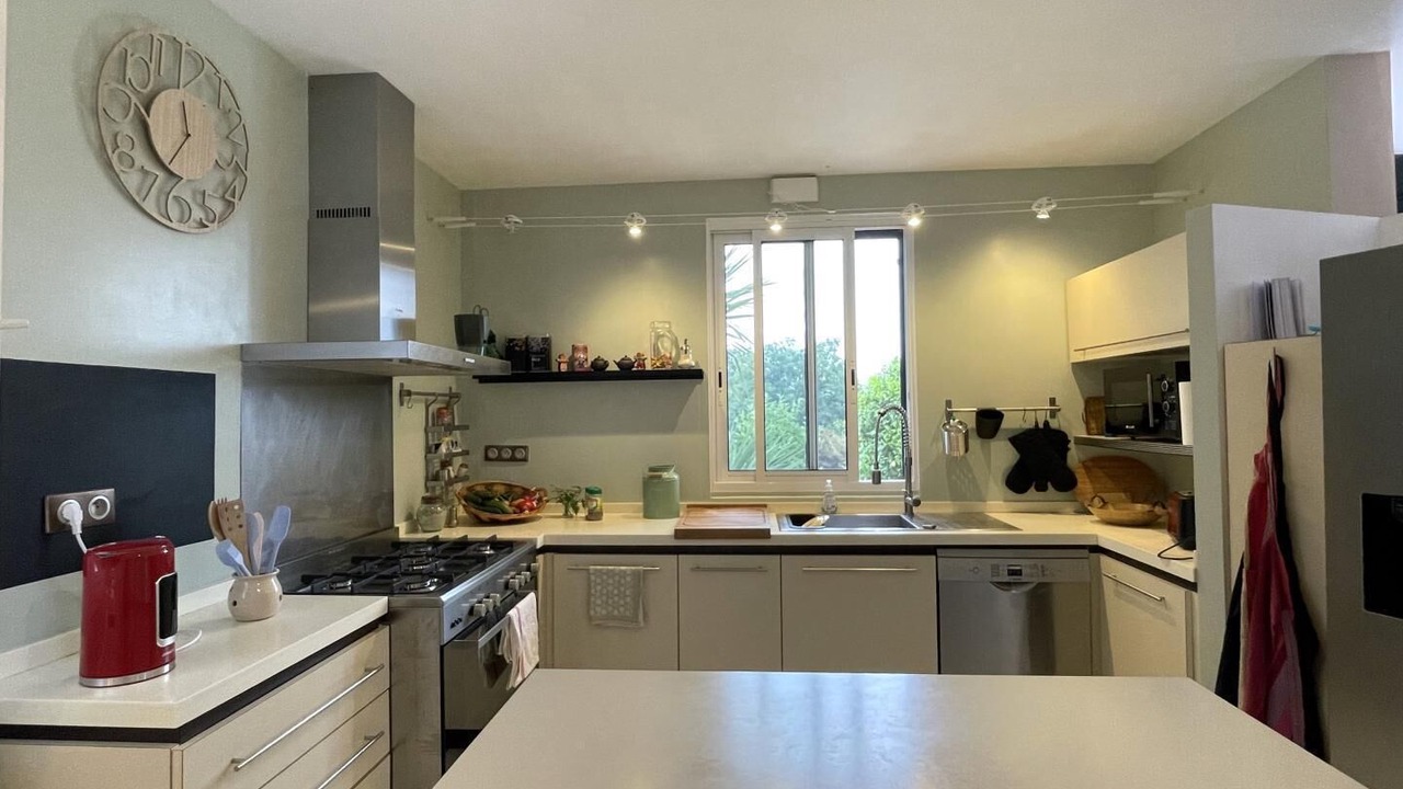 Photo of Kitchen in Luxe-Sumberraute