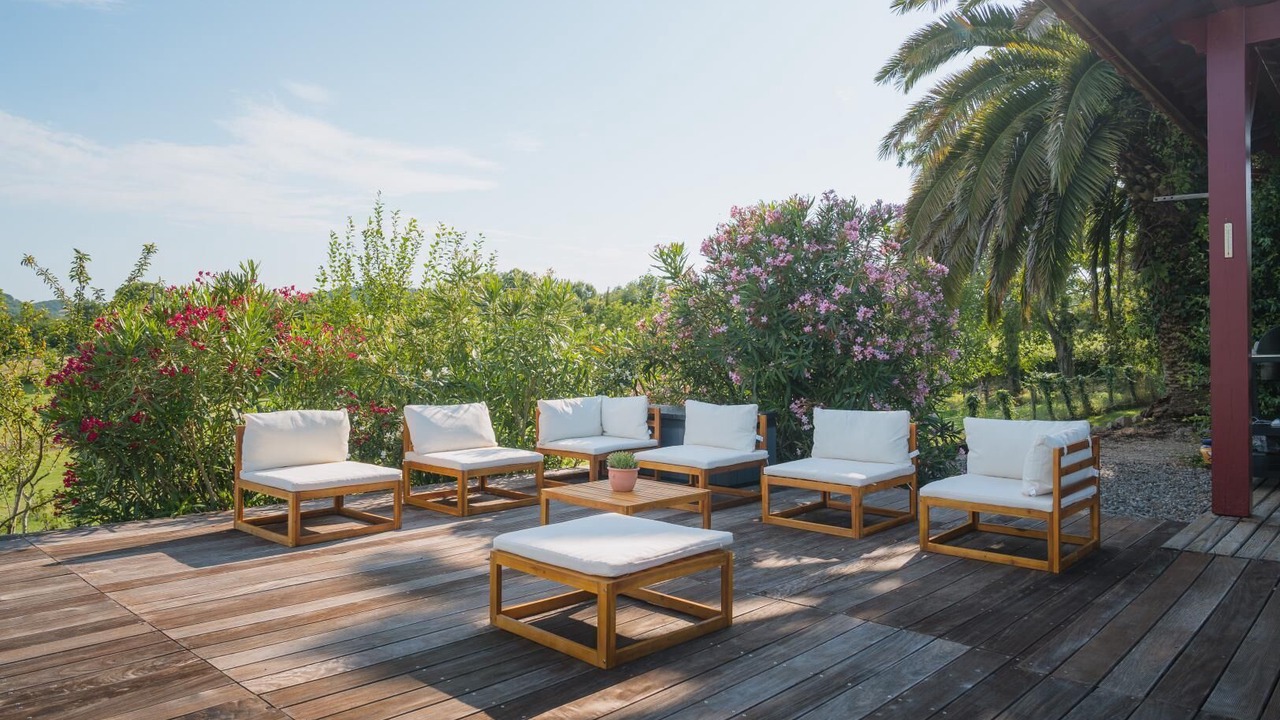 Photo of Patio Balcony in Luxe-Sumberraute