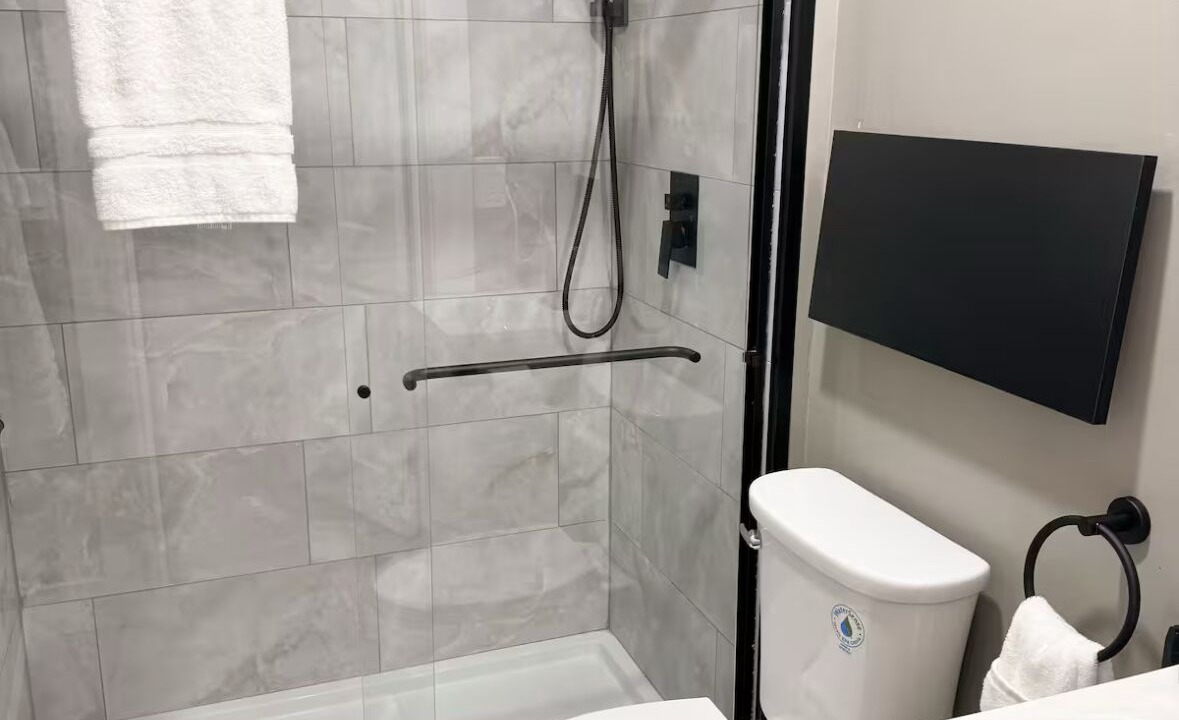 Photo of Bathroom in South Side Flats