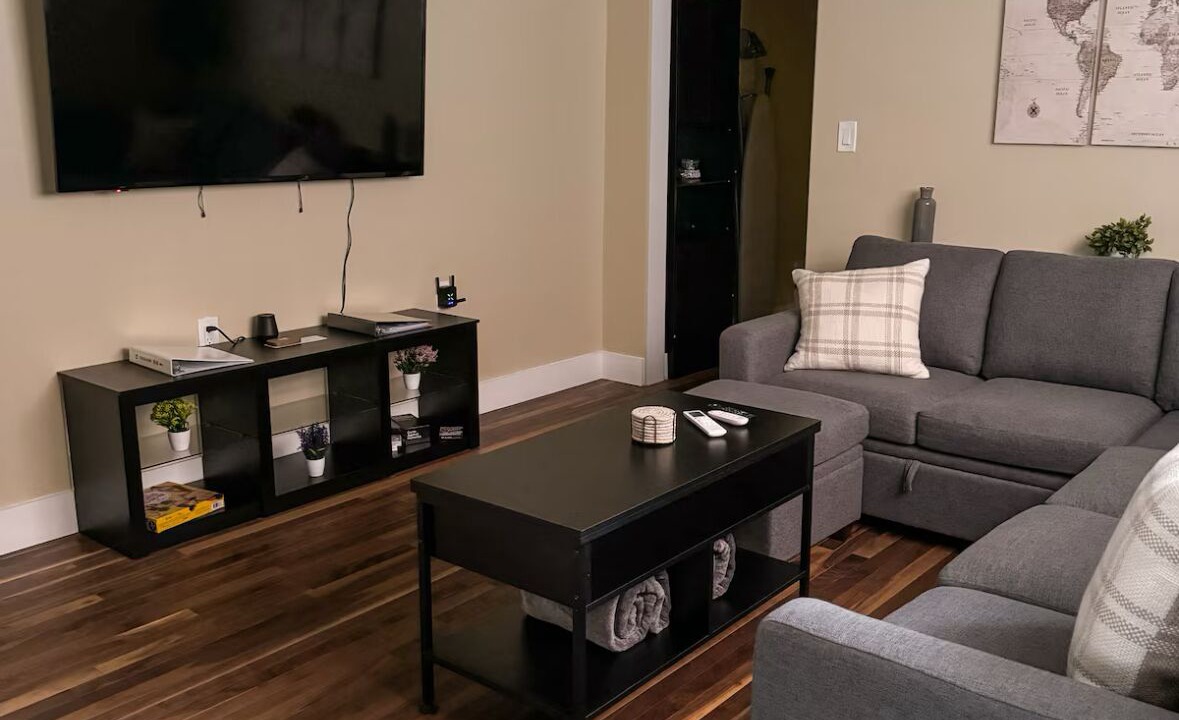 Photo of Livingroom in South Side Flats