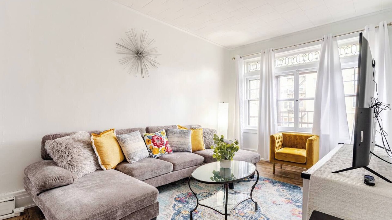Photo of Livingroom in East Avenue