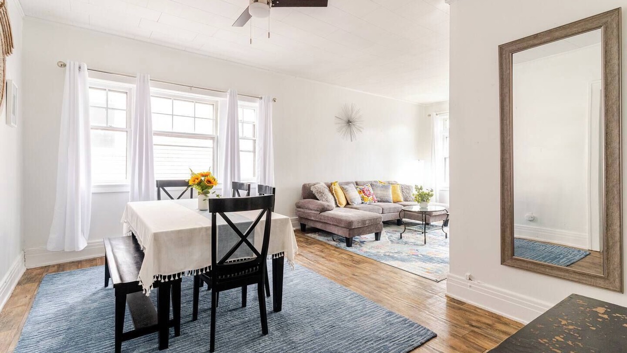 Photo of Livingroom in East Avenue