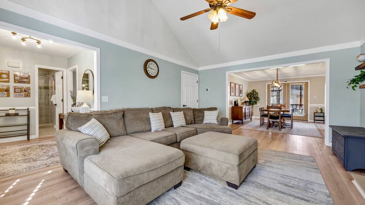 Photo of Livingroom in Huntcliff
