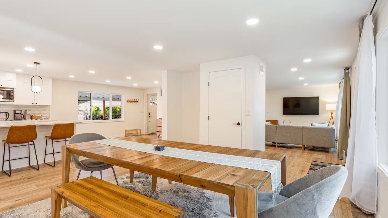 Photo of Others in Gold Bar