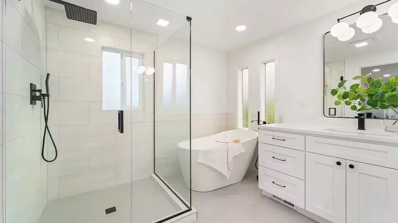 Photo of Bathroom in Gold Bar