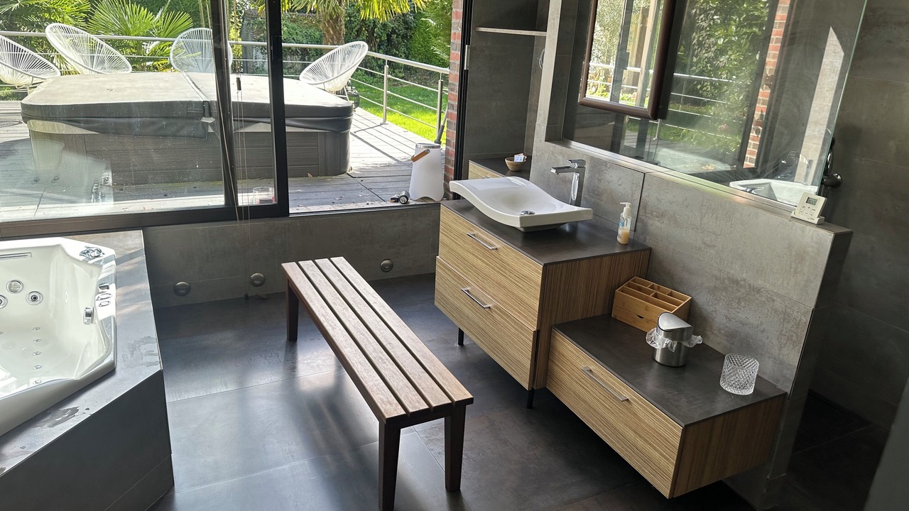 Photo of Bathroom in Paron