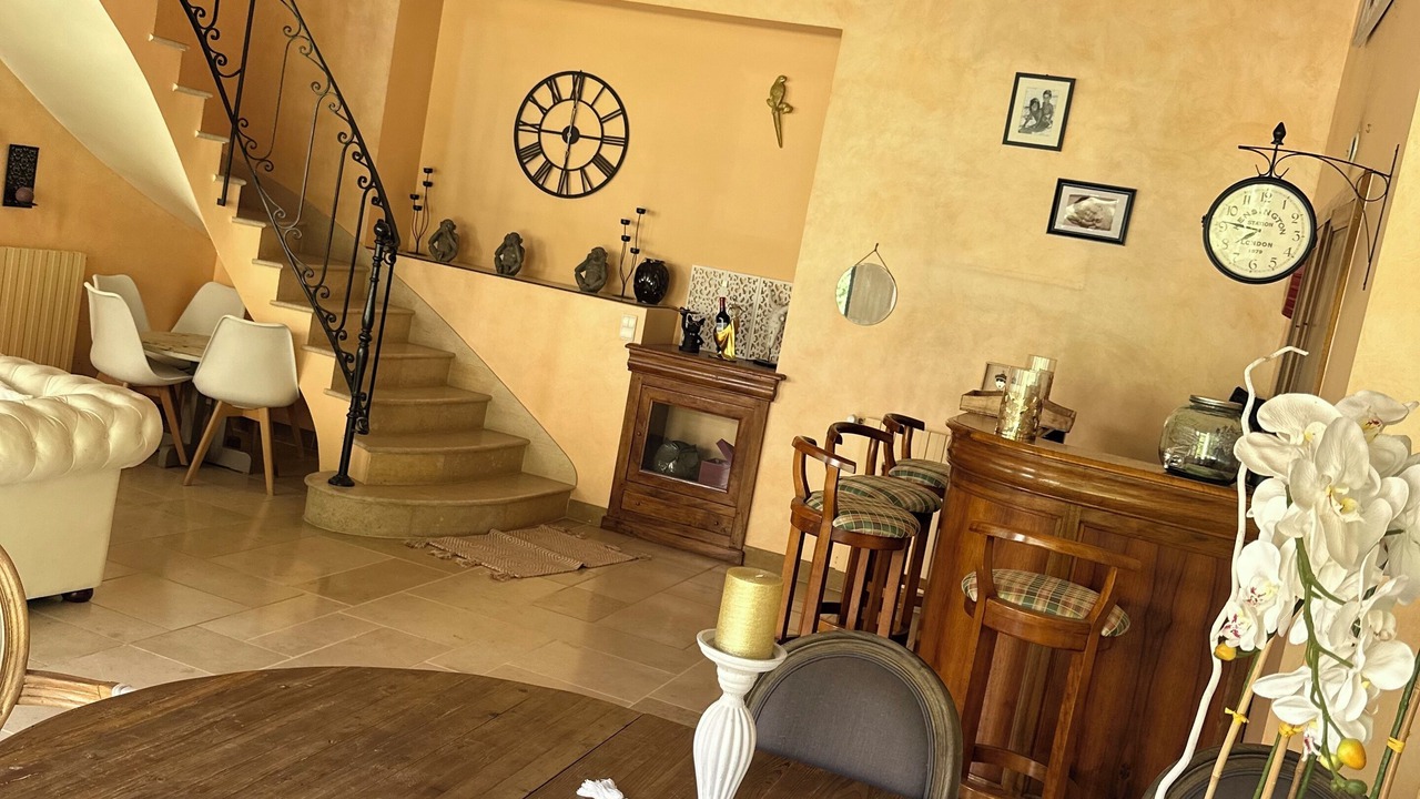 Photo of Others in Paron