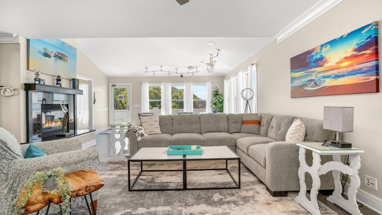 Photo of Livingroom in Picketts Harbor