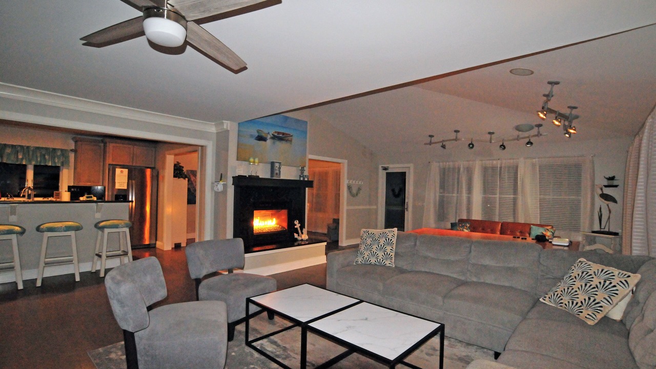 Photo of Livingroom in Picketts Harbor