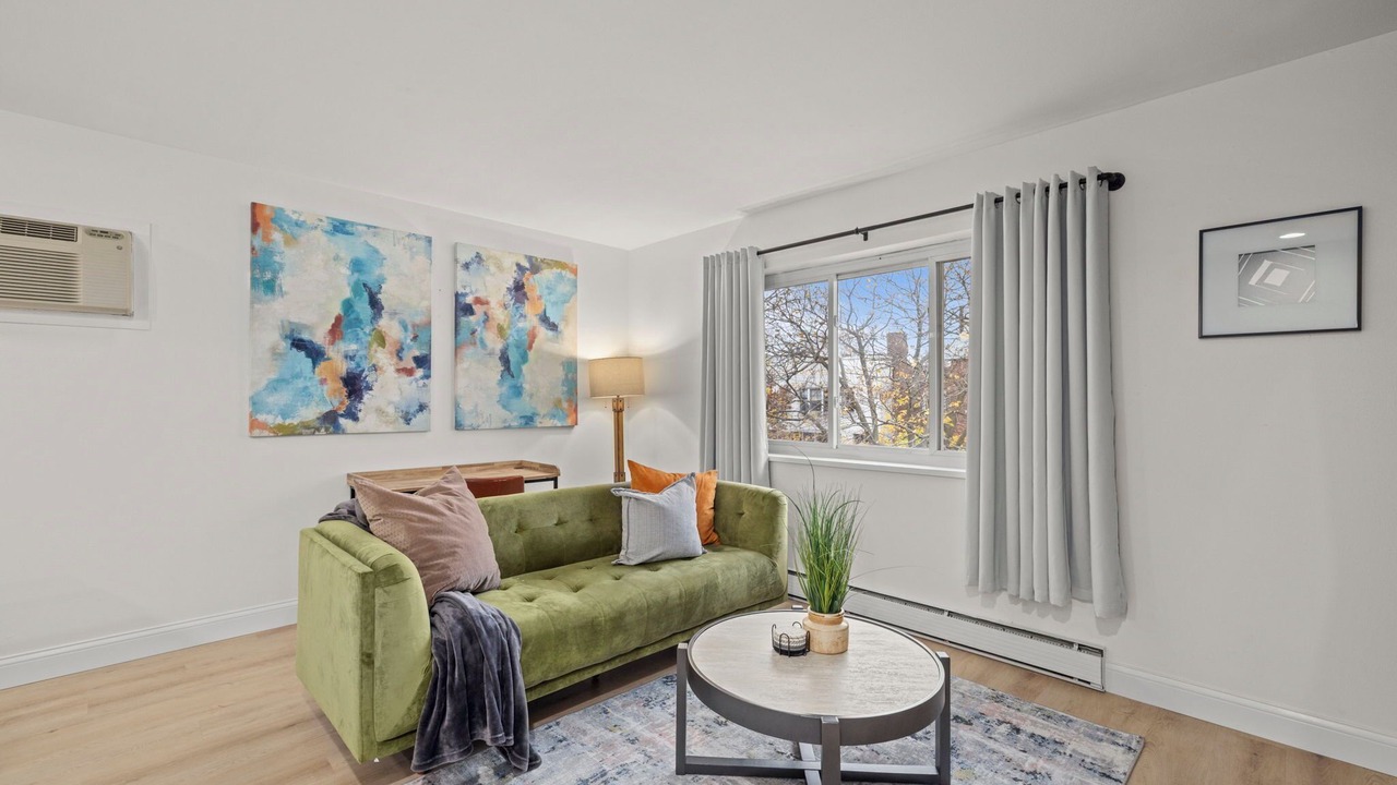Photo of Livingroom in St. Louis
