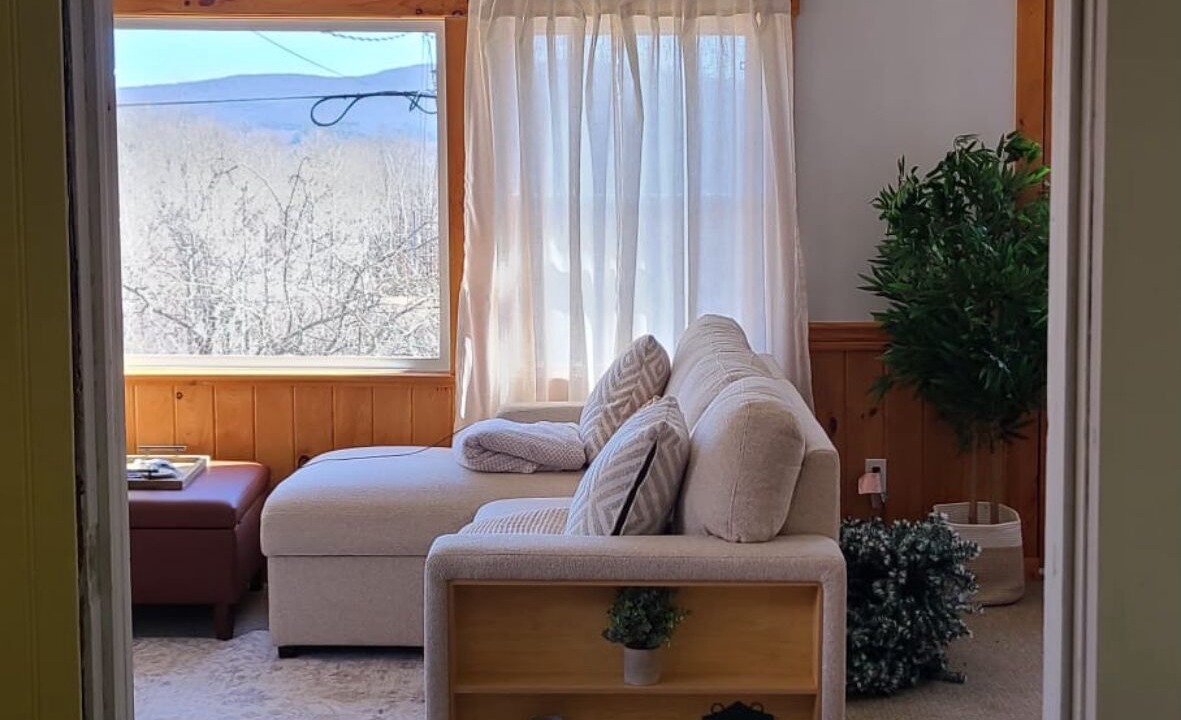 Photo of Livingroom in Town of Conesville