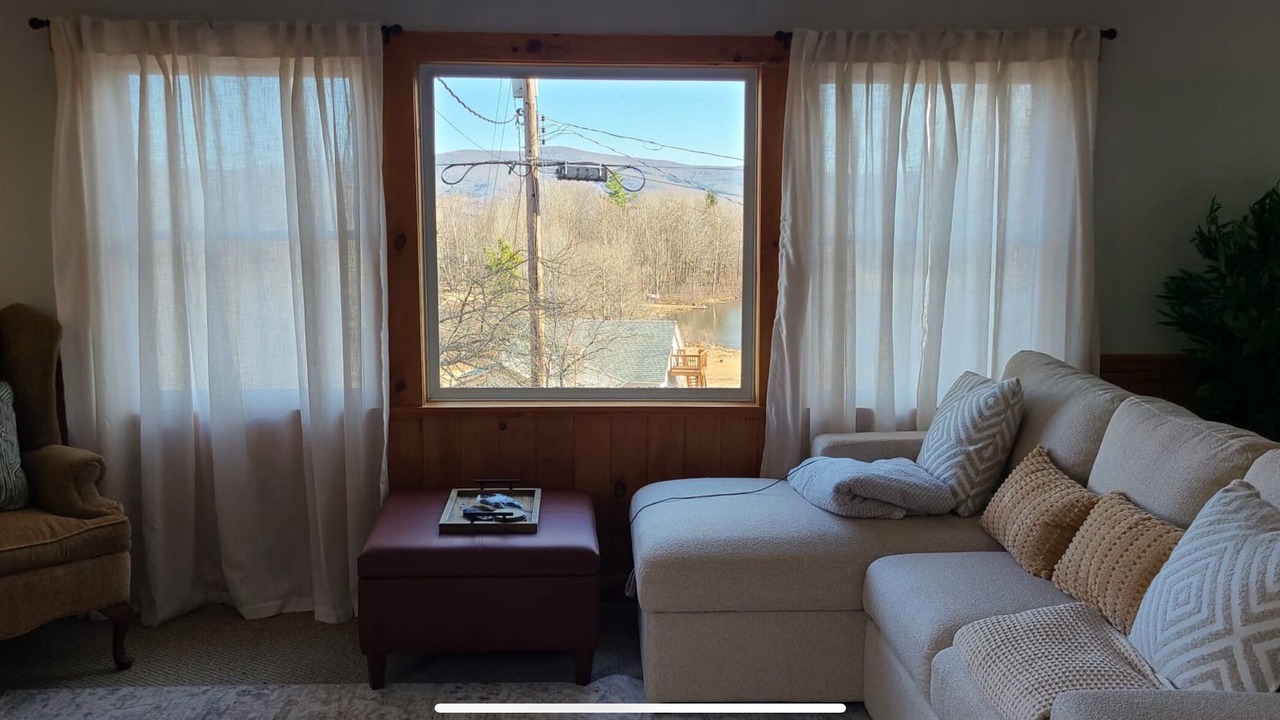 Photo of Livingroom in Town of Conesville