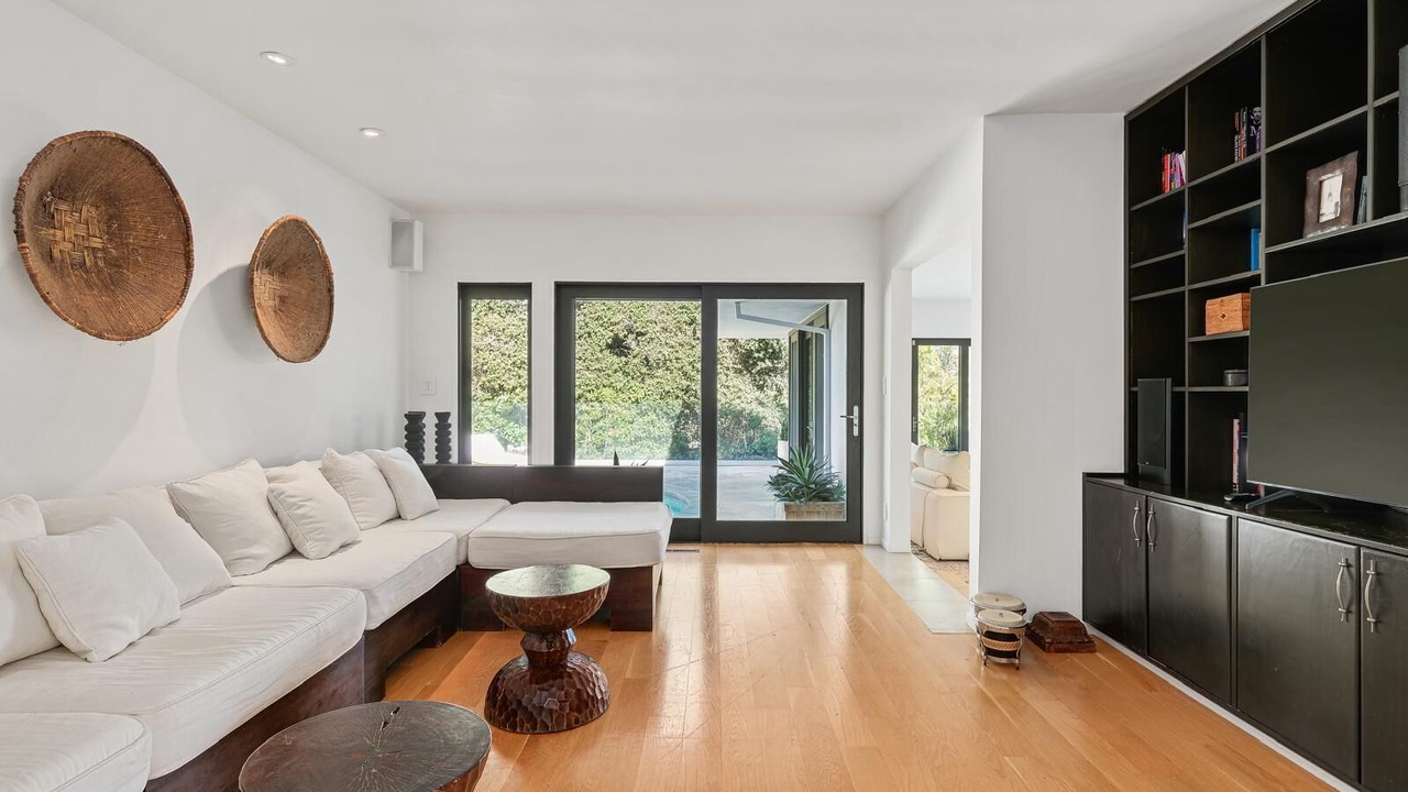 Photo of Livingroom in Beverly Hills