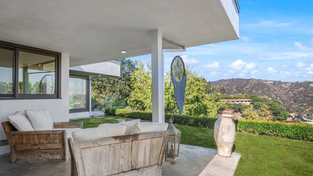 Photo of Patio Balcony in Beverly Hills