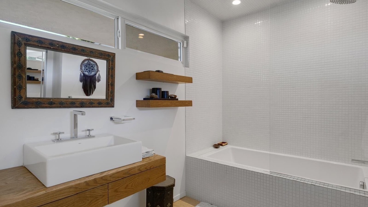 Photo of Bathroom in Beverly Hills