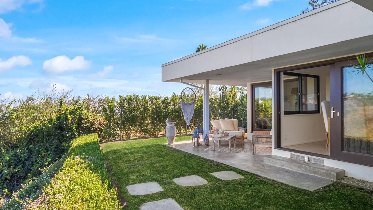 Photo of Patio Balcony in Beverly Hills