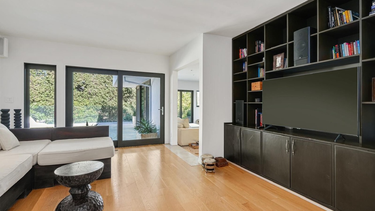 Photo of Livingroom in Beverly Hills